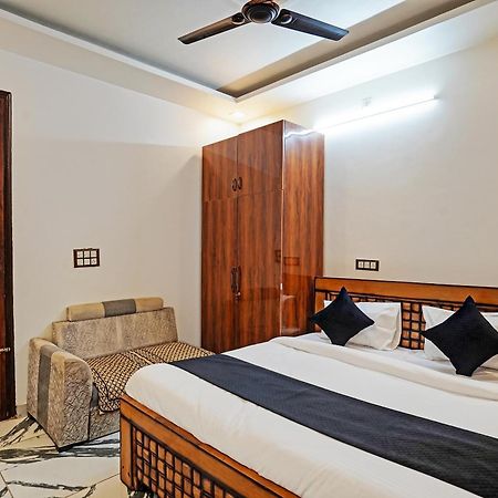 Play- Platinum Sector144 Couple Friendly Noida Exterior foto