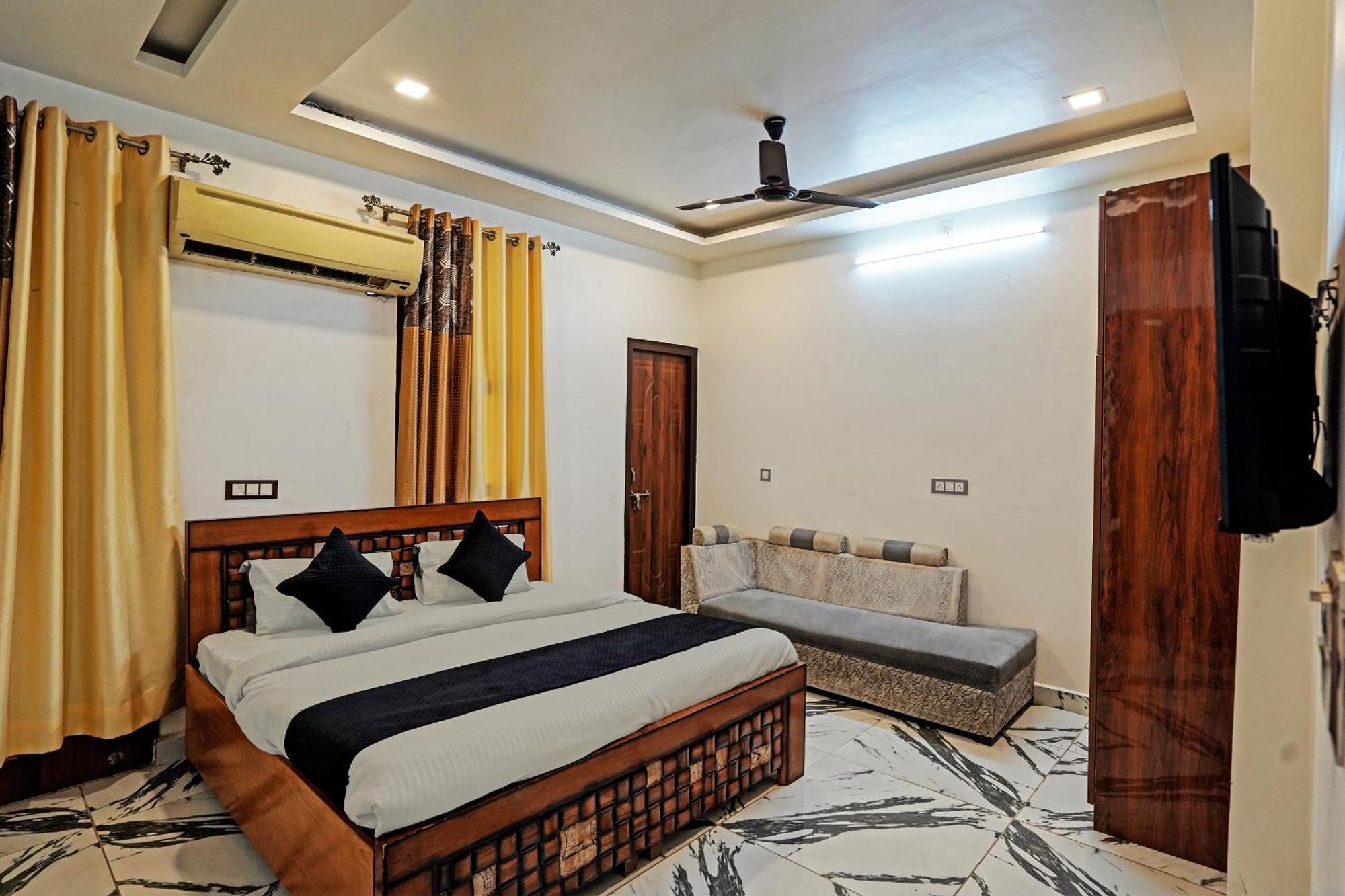 Play- Platinum Sector144 Couple Friendly Noida Exterior foto