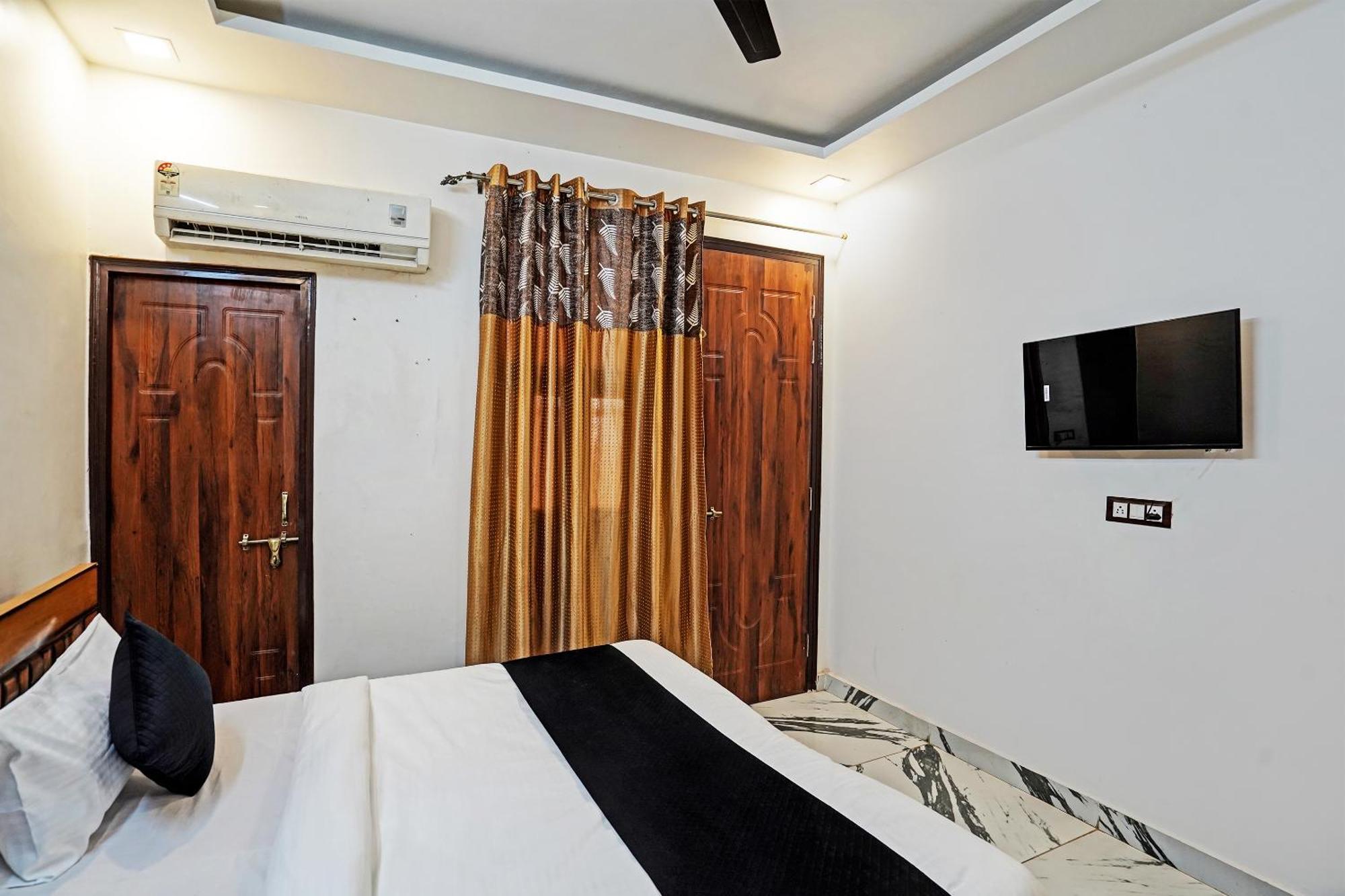 Play- Platinum Sector144 Couple Friendly Noida Exterior foto